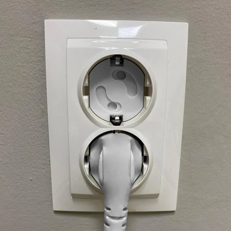 Coccolle outlet cover